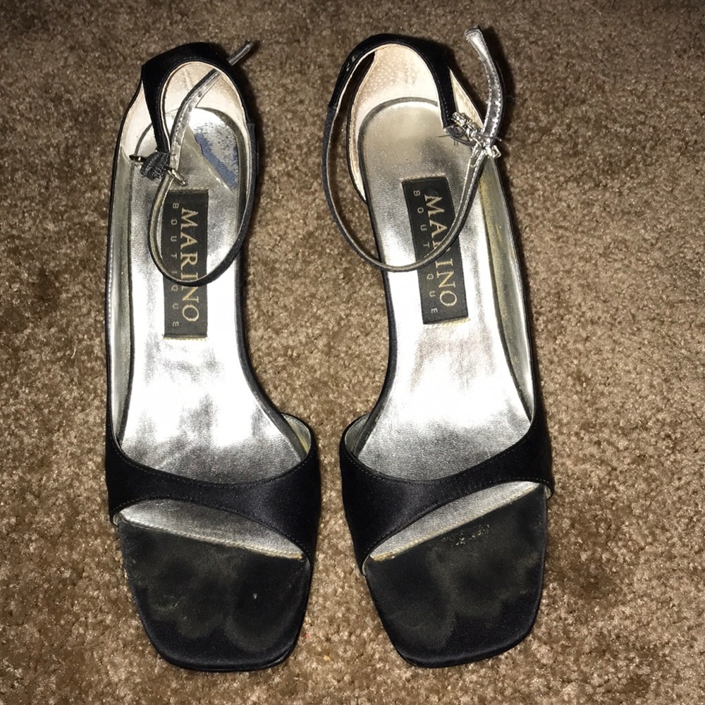 Kitten heels